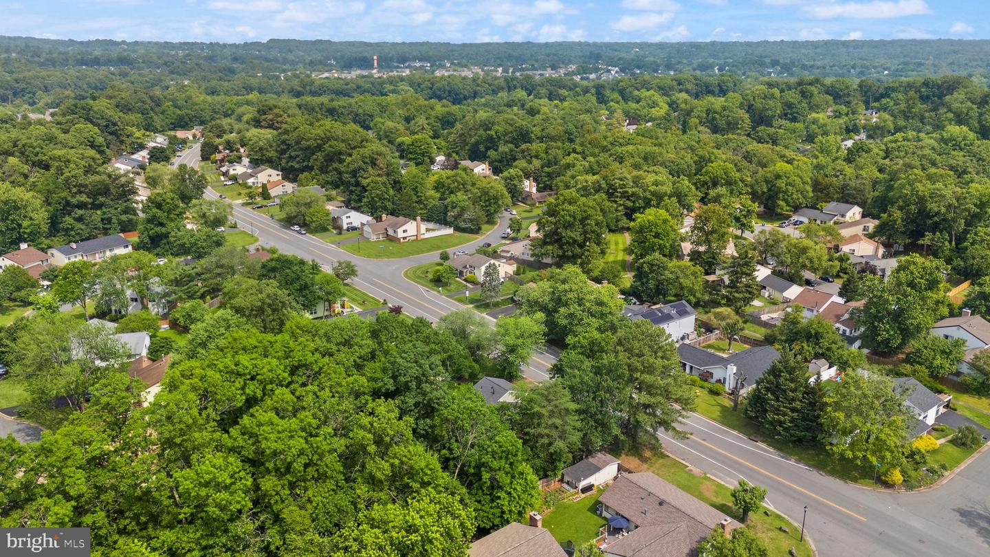 402 SUGARLAND RUN DR, STERLING, Virginia 20164, 4 Bedrooms Bedrooms, ,3 BathroomsBathrooms,Residential,For sale,402 SUGARLAND RUN DR,VALO2099264 MLS # VALO2099264