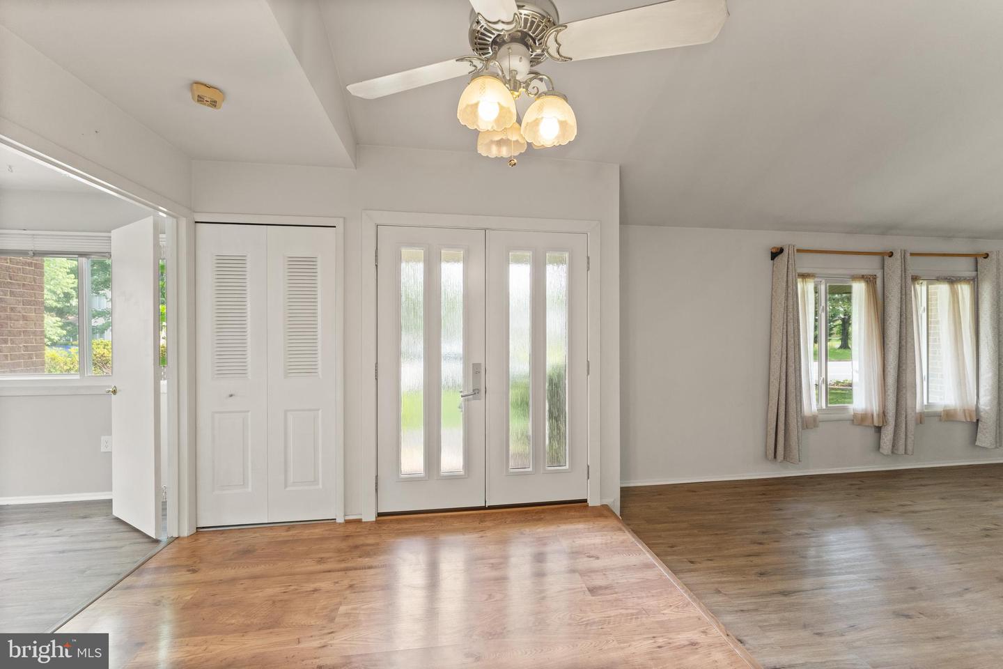 402 SUGARLAND RUN DR, STERLING, Virginia 20164, 4 Bedrooms Bedrooms, ,3 BathroomsBathrooms,Residential,For sale,402 SUGARLAND RUN DR,VALO2099264 MLS # VALO2099264