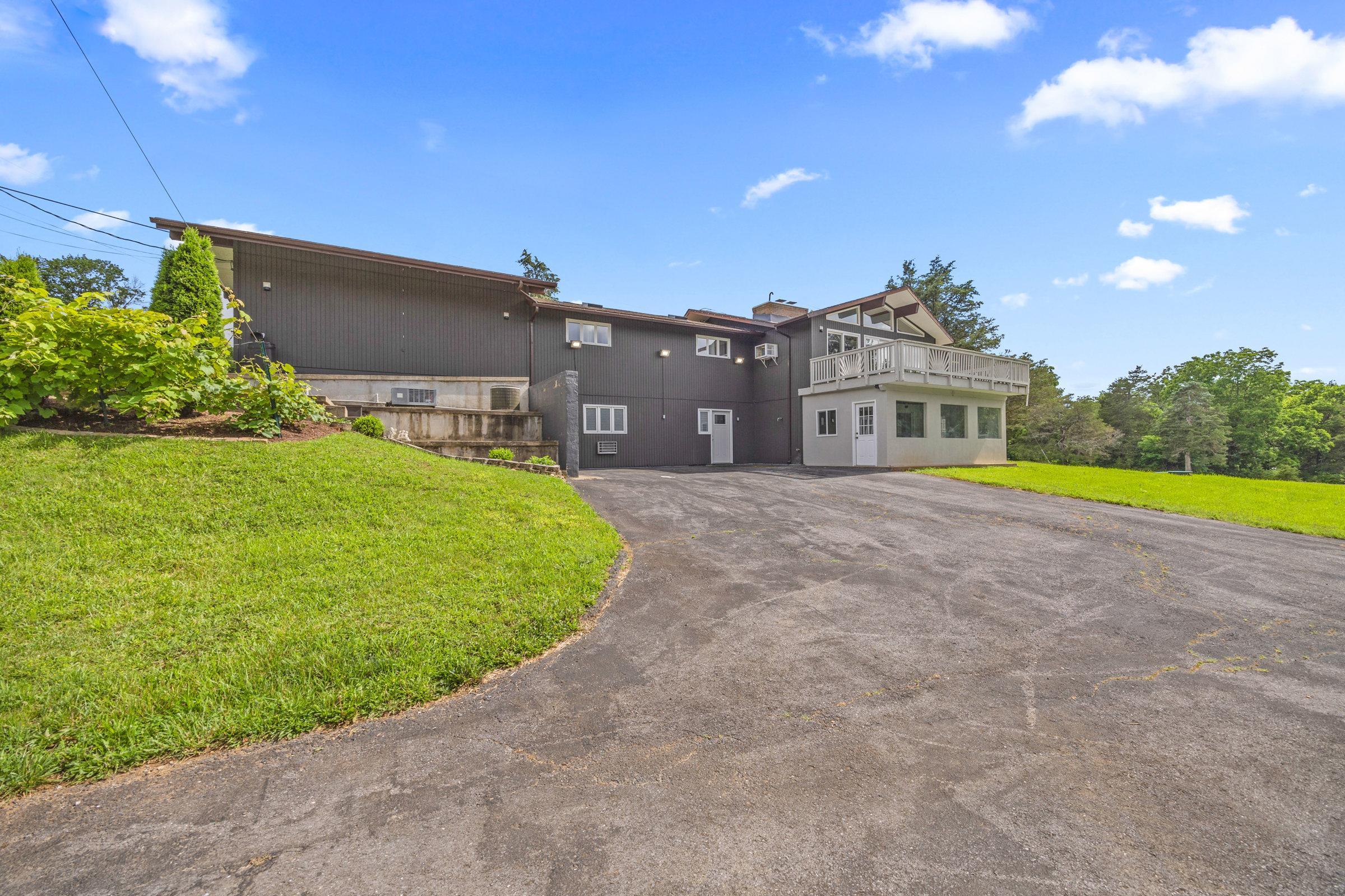 2370 US HWY 211 W, LURAY, Virginia 22835, 4 Bedrooms Bedrooms, ,3 BathroomsBathrooms,Residential,2370 US HWY 211 W,666042 MLS # 666042