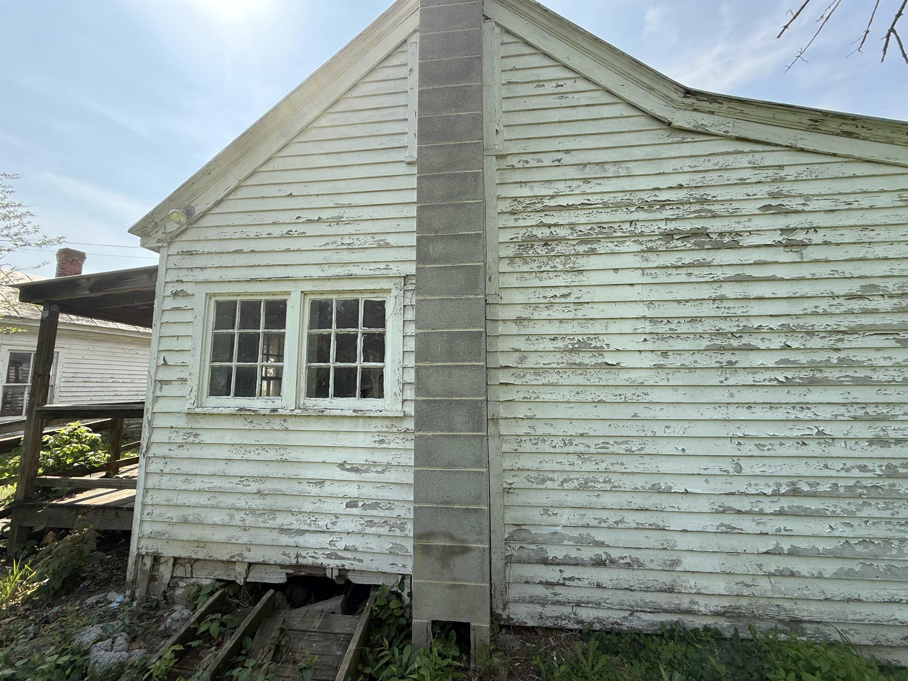 505 BATTLEFIELD RD, FORT DEFIANCE, Virginia 24437, 2 Bedrooms Bedrooms, ,1 BathroomBathrooms,Residential,505 BATTLEFIELD RD,666043 MLS # 666043