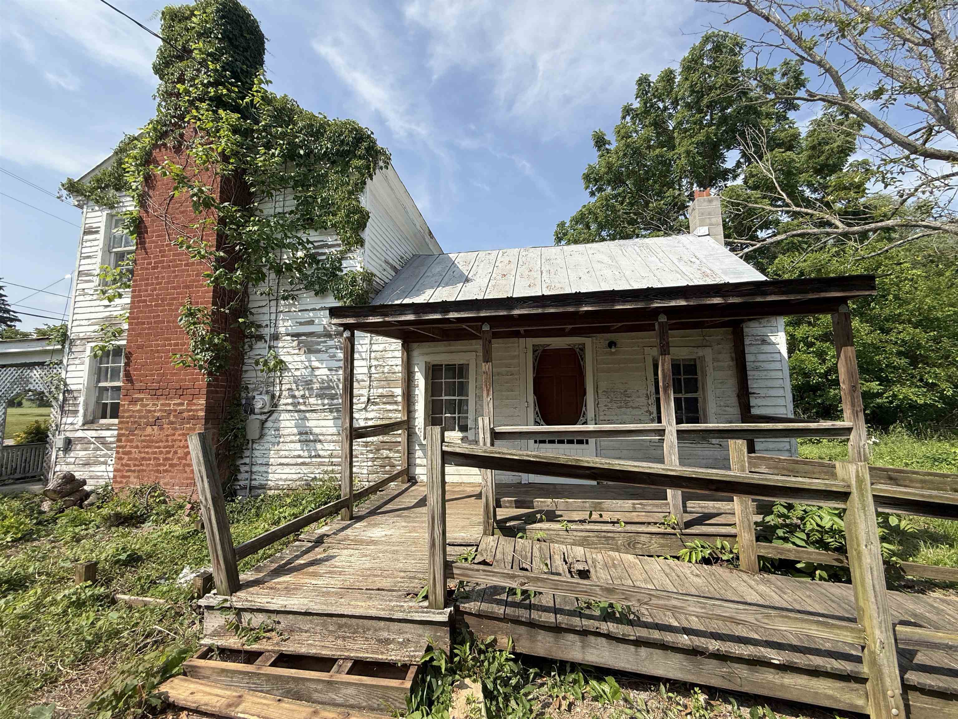 505 BATTLEFIELD RD, FORT DEFIANCE, Virginia 24437, 2 Bedrooms Bedrooms, ,1 BathroomBathrooms,Residential,505 BATTLEFIELD RD,666043 MLS # 666043