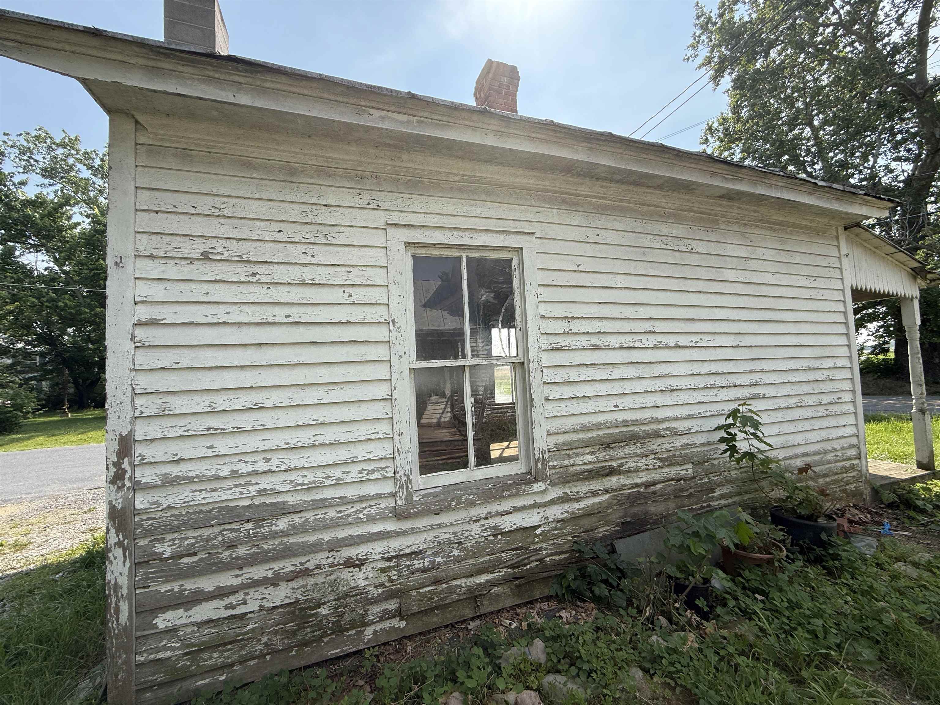 505 BATTLEFIELD RD, FORT DEFIANCE, Virginia 24437, 2 Bedrooms Bedrooms, ,1 BathroomBathrooms,Residential,505 BATTLEFIELD RD,666043 MLS # 666043