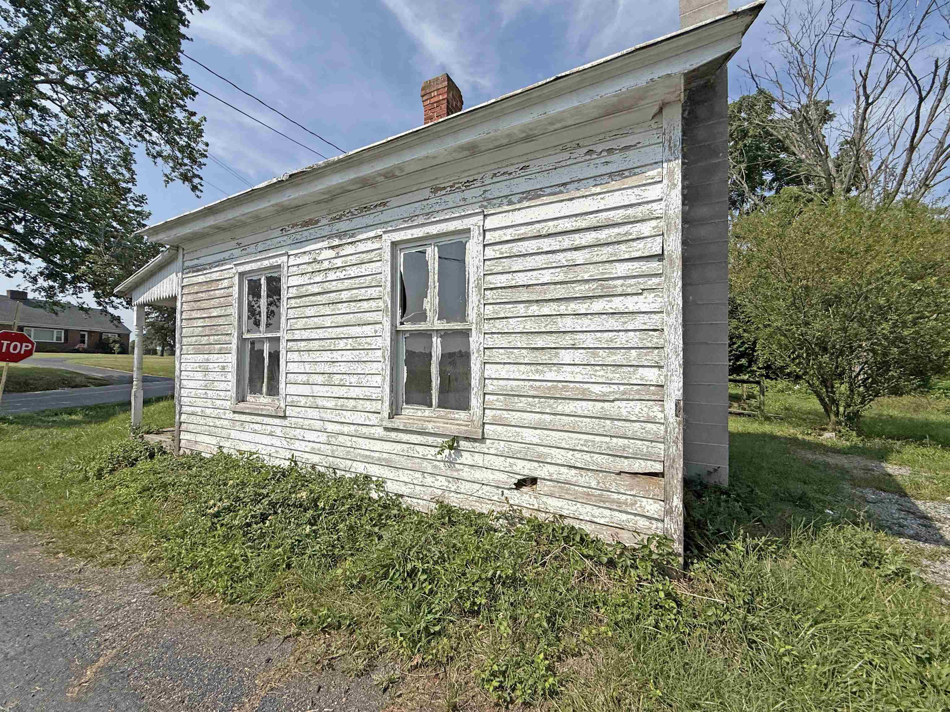 505 BATTLEFIELD RD, FORT DEFIANCE, Virginia 24437, 2 Bedrooms Bedrooms, ,1 BathroomBathrooms,Residential,505 BATTLEFIELD RD,666043 MLS # 666043