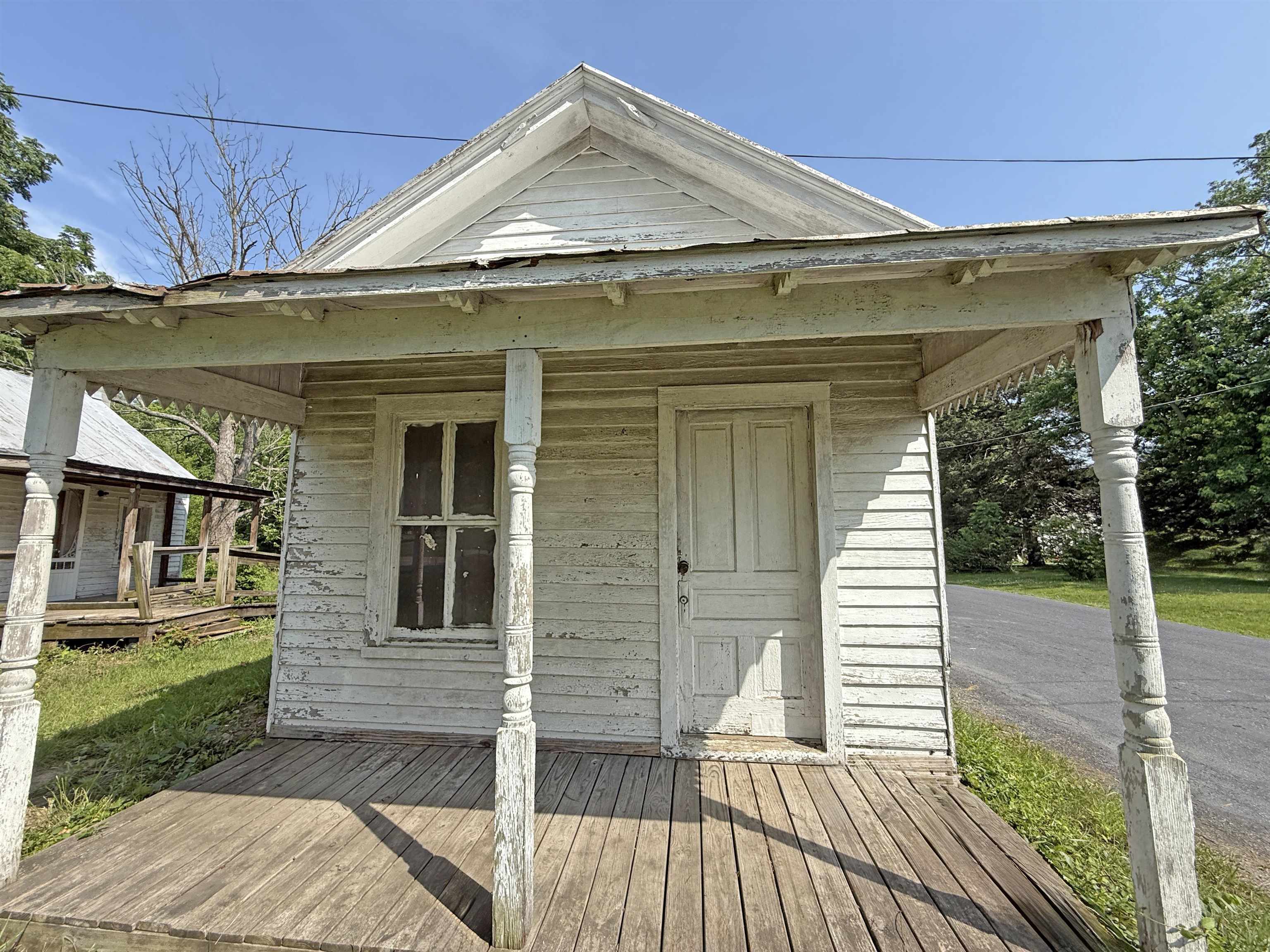505 BATTLEFIELD RD, FORT DEFIANCE, Virginia 24437, 2 Bedrooms Bedrooms, ,1 BathroomBathrooms,Residential,505 BATTLEFIELD RD,666043 MLS # 666043