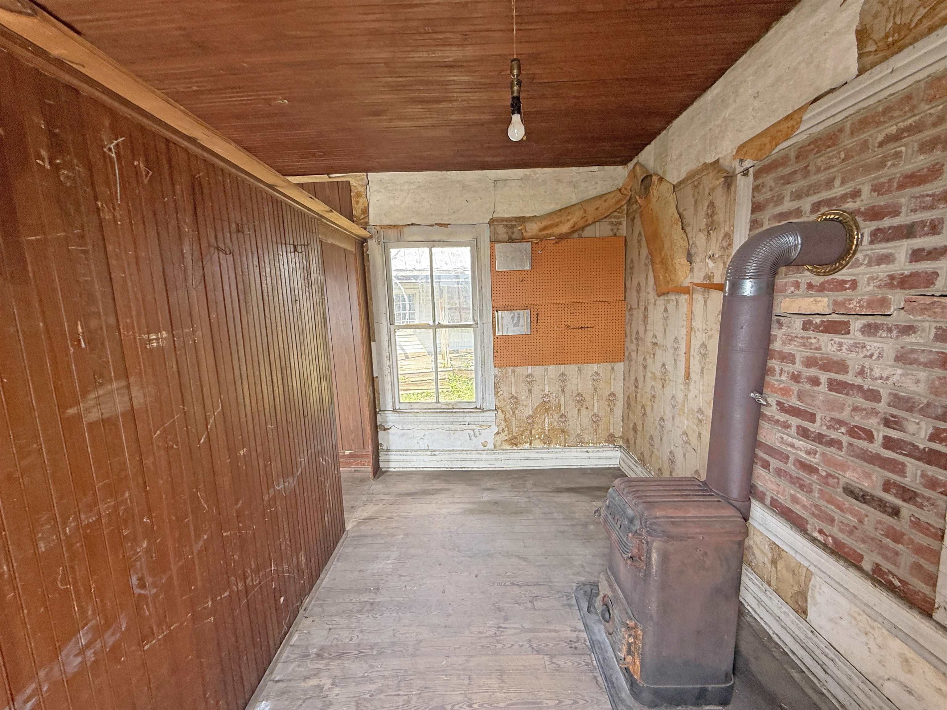 505 BATTLEFIELD RD, FORT DEFIANCE, Virginia 24437, 2 Bedrooms Bedrooms, ,1 BathroomBathrooms,Residential,505 BATTLEFIELD RD,666043 MLS # 666043