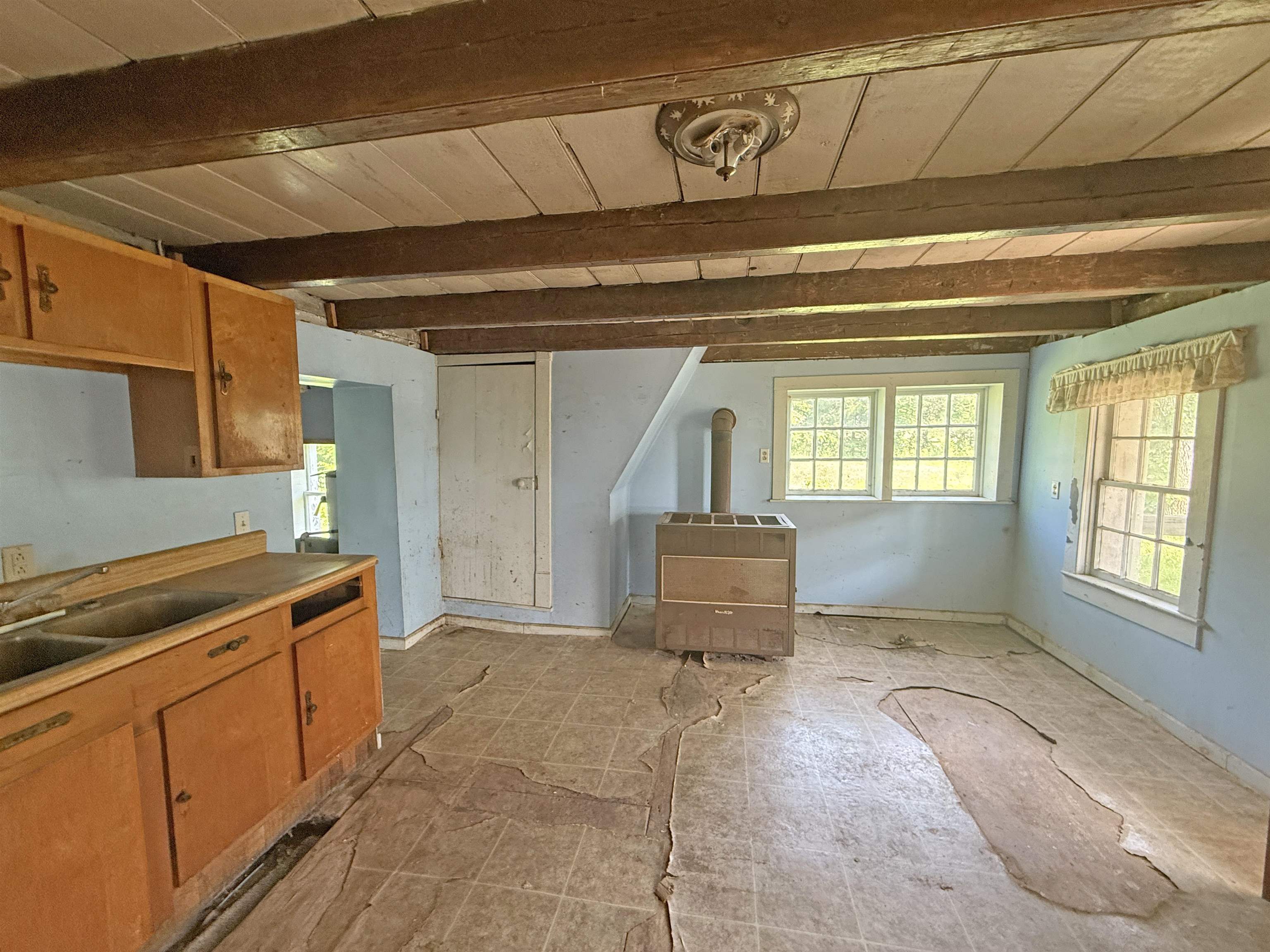 505 BATTLEFIELD RD, FORT DEFIANCE, Virginia 24437, 2 Bedrooms Bedrooms, ,1 BathroomBathrooms,Residential,505 BATTLEFIELD RD,666043 MLS # 666043
