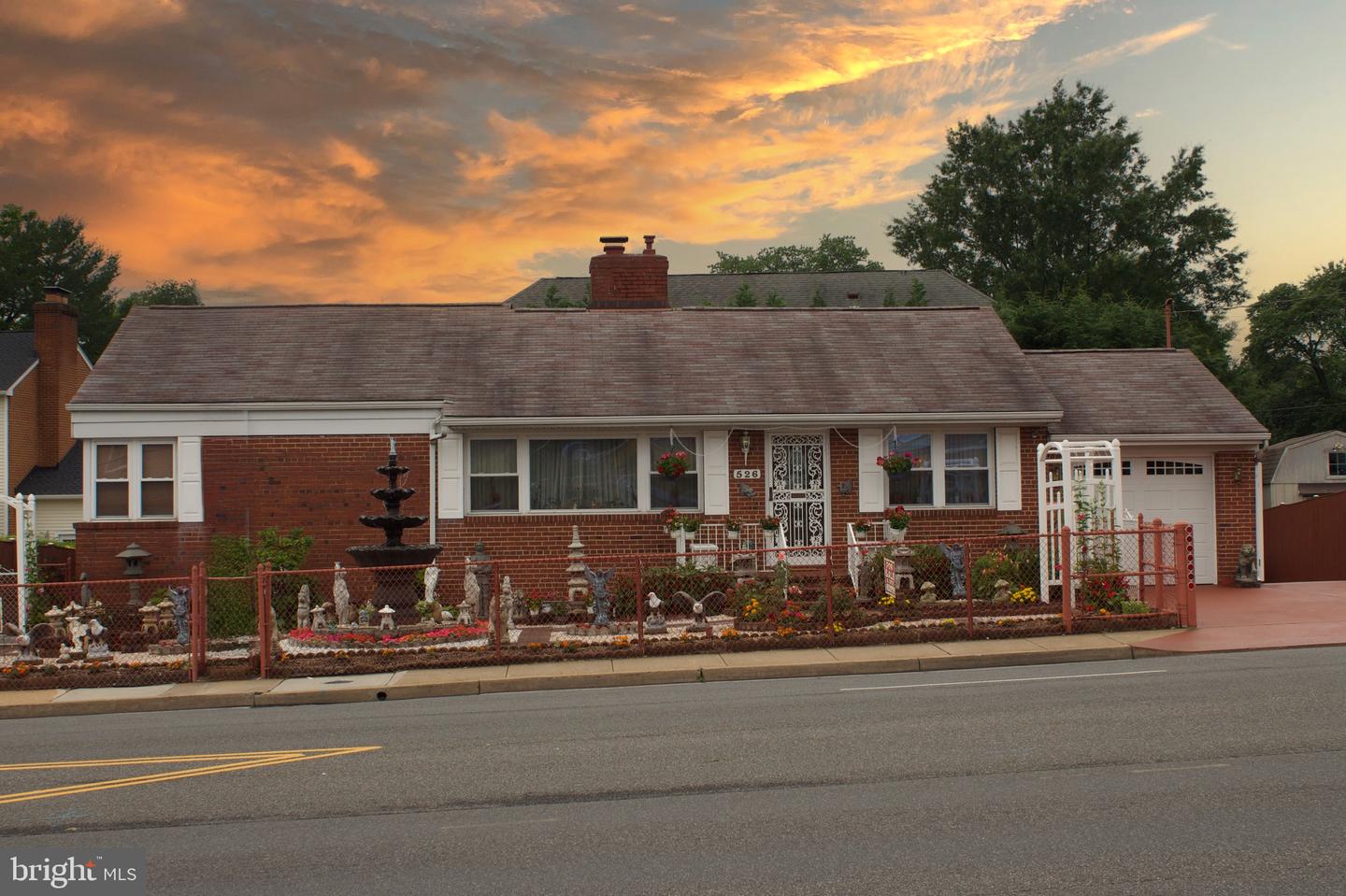 526 S CARLIN SPRINGS RD, ARLINGTON, Virginia 22204, 4 Bedrooms Bedrooms, ,2 BathroomsBathrooms,Residential,For sale,526 S CARLIN SPRINGS RD,VAAR2059264 MLS # VAAR2059264