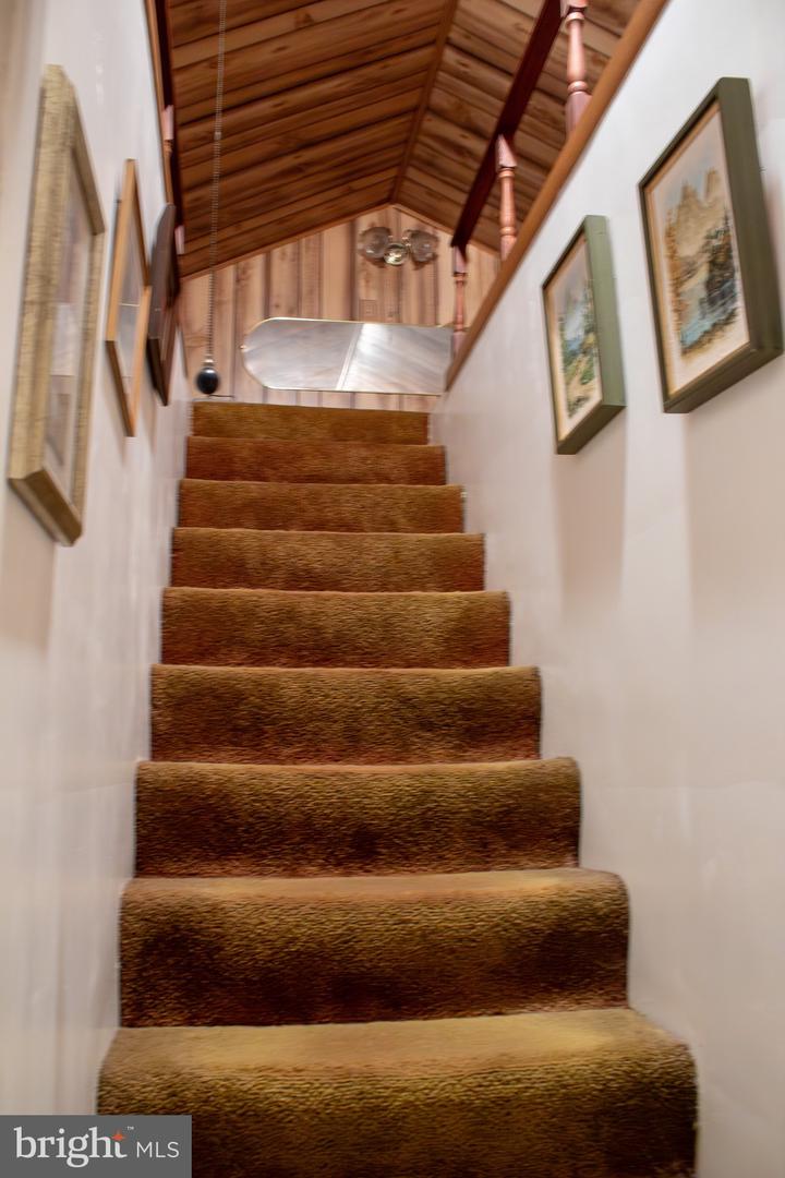 526 S CARLIN SPRINGS RD, ARLINGTON, Virginia 22204, 4 Bedrooms Bedrooms, ,2 BathroomsBathrooms,Residential,For sale,526 S CARLIN SPRINGS RD,VAAR2059264 MLS # VAAR2059264