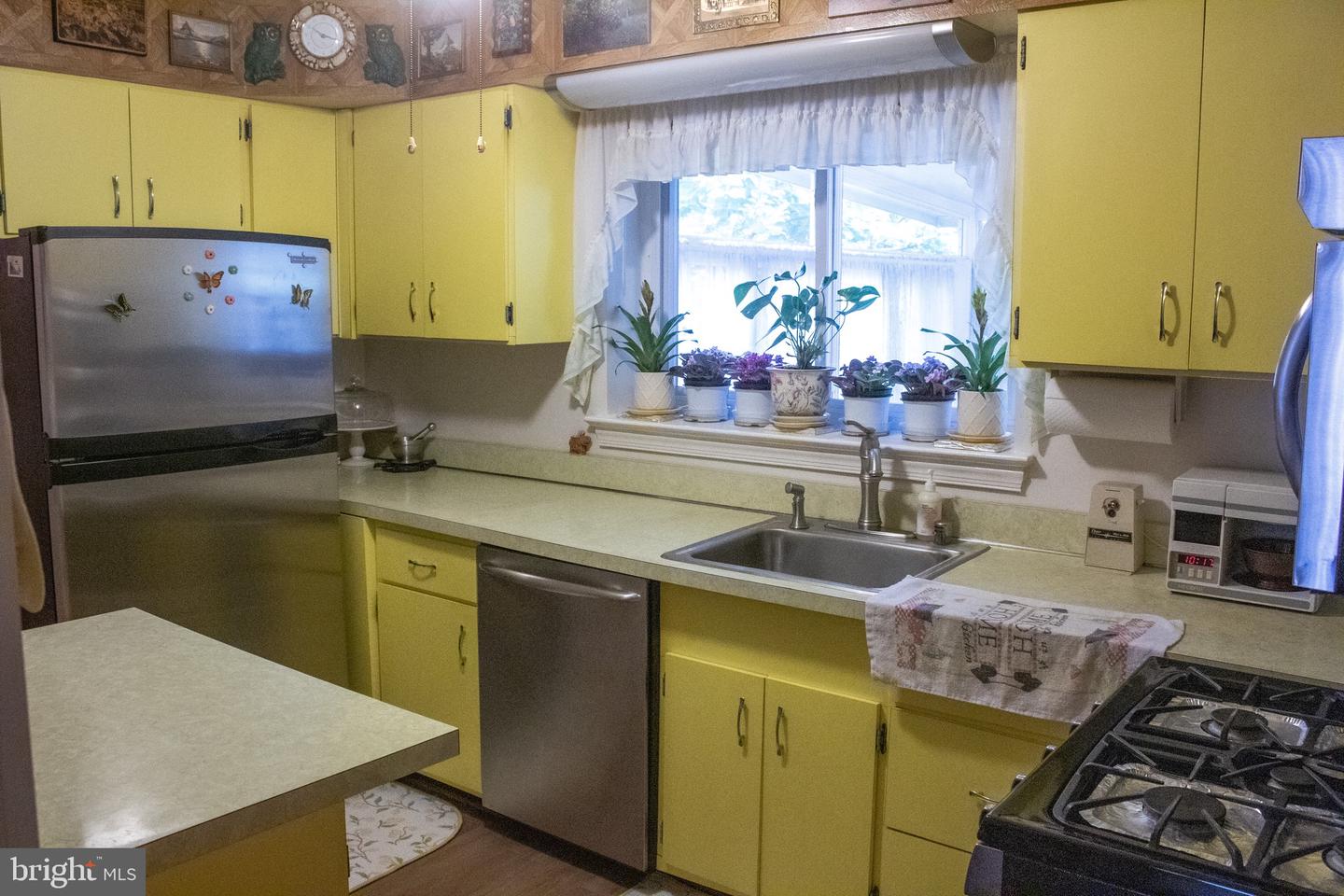 526 S CARLIN SPRINGS RD, ARLINGTON, Virginia 22204, 4 Bedrooms Bedrooms, ,2 BathroomsBathrooms,Residential,For sale,526 S CARLIN SPRINGS RD,VAAR2059264 MLS # VAAR2059264