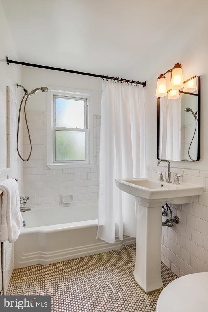 4004 BEECHER ST NW #304, WASHINGTON, District Of Columbia 20007, 1 Bedroom Bedrooms, ,1 BathroomBathrooms,Residential,For sale,4004 BEECHER ST NW #304,DCDC2206160 MLS # DCDC2206160