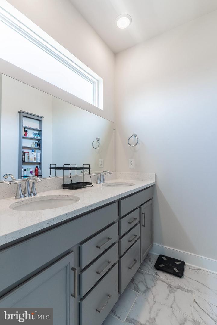 17153 CUMBERLAND HEIGHT DR, DUMFRIES, Virginia 22026, 3 Bedrooms Bedrooms, ,2 BathroomsBathrooms,Residential,For sale,17153 CUMBERLAND HEIGHT DR,VAPW2097162 MLS # VAPW2097162