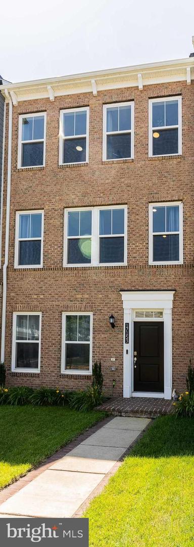 17153 CUMBERLAND HEIGHT DR, DUMFRIES, Virginia 22026, 3 Bedrooms Bedrooms, ,2 BathroomsBathrooms,Residential,For sale,17153 CUMBERLAND HEIGHT DR,VAPW2097162 MLS # VAPW2097162