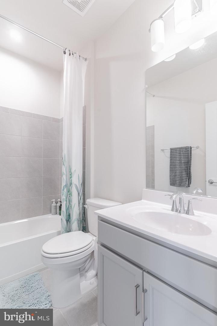 17153 CUMBERLAND HEIGHT DR, DUMFRIES, Virginia 22026, 3 Bedrooms Bedrooms, ,2 BathroomsBathrooms,Residential,For sale,17153 CUMBERLAND HEIGHT DR,VAPW2097162 MLS # VAPW2097162