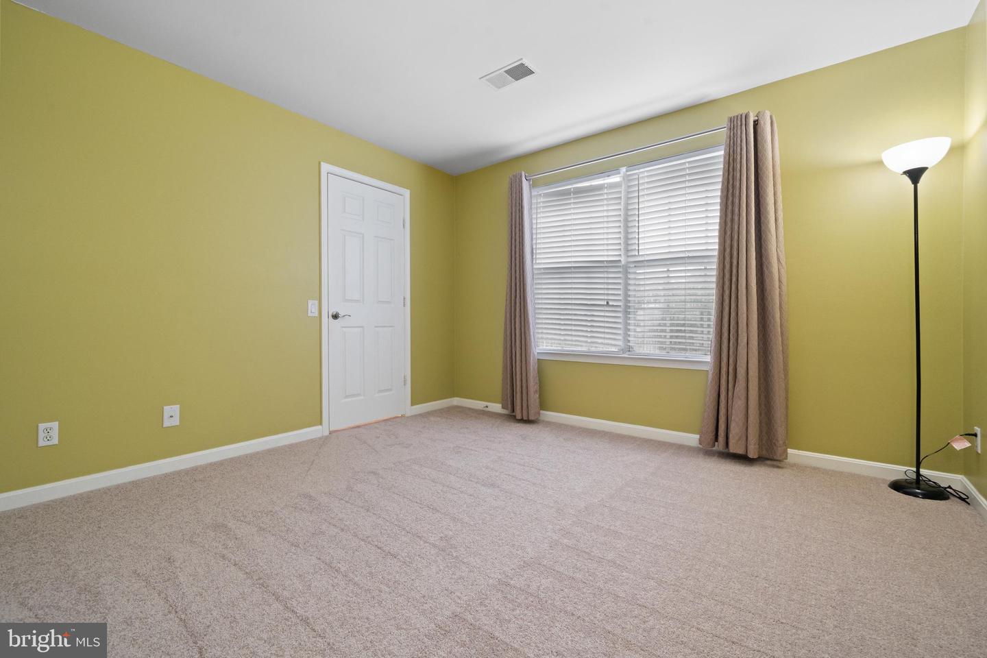 15021 NIGHTFALL LN, WOODBRIDGE, Virginia 22193, 6 Bedrooms Bedrooms, ,3 BathroomsBathrooms,Residential,For sale,15021 NIGHTFALL LN,VAPW2097192 MLS # VAPW2097192