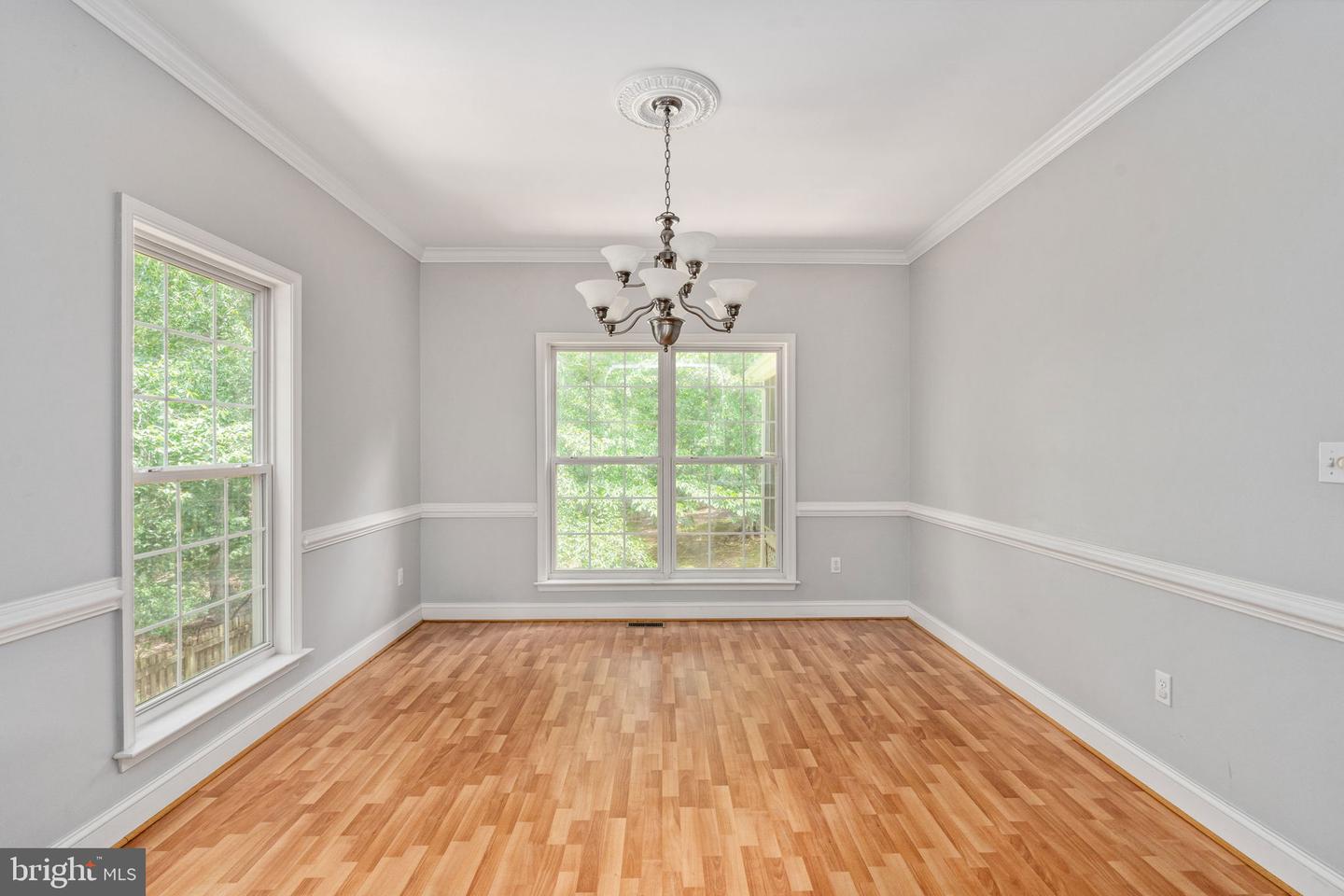 5 OAK CREST CT, FREDERICKSBURG, Virginia 22405, 6 Bedrooms Bedrooms, ,3 BathroomsBathrooms,Residential,For sale,5 OAK CREST CT,VAST2039920 MLS # VAST2039920