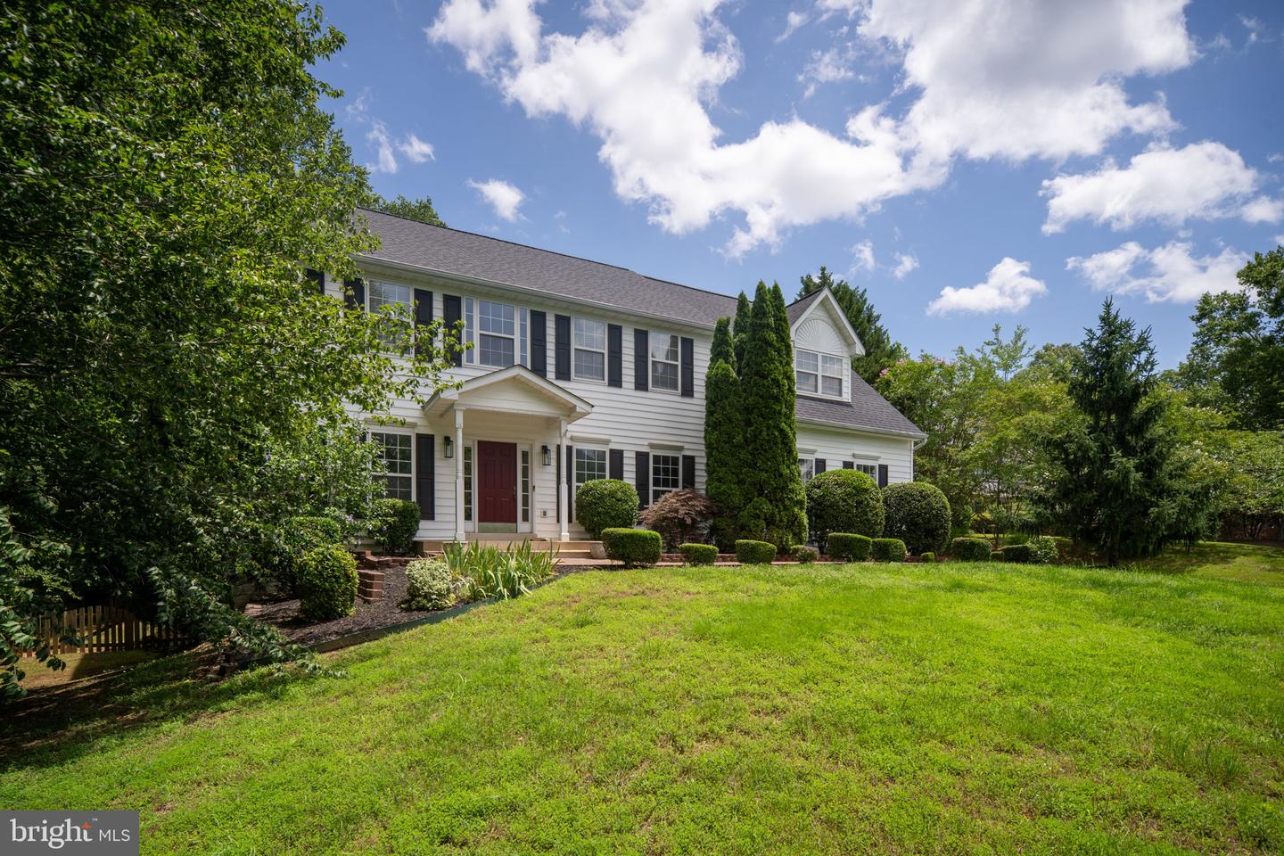 5 OAK CREST CT, FREDERICKSBURG, Virginia 22405, 6 Bedrooms Bedrooms, ,3 BathroomsBathrooms,Residential,For sale,5 OAK CREST CT,VAST2039920 MLS # VAST2039920