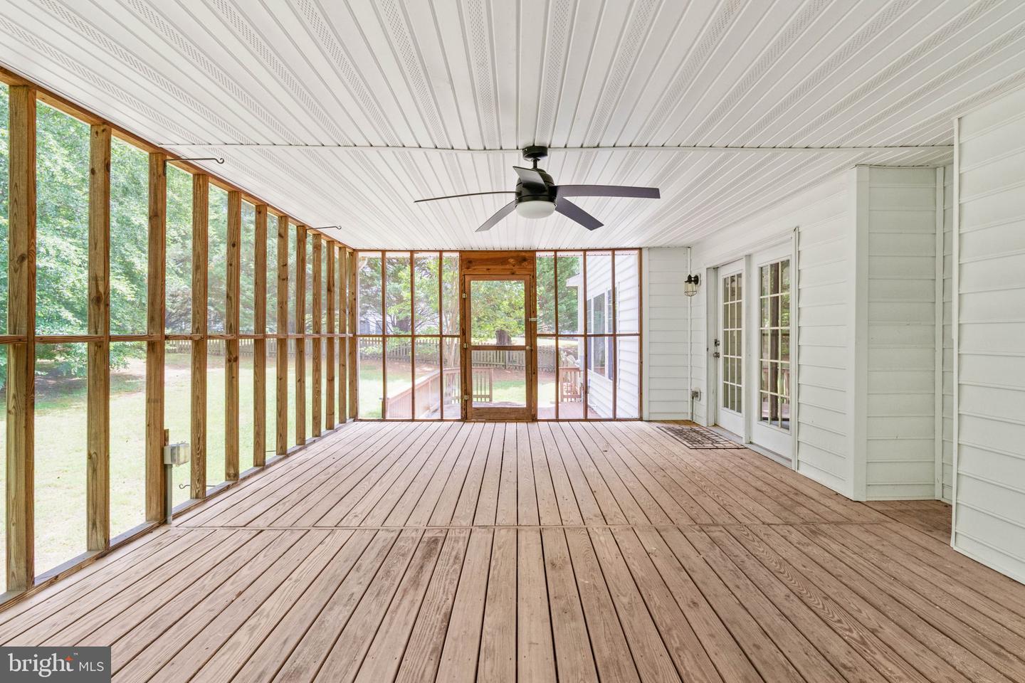 5 OAK CREST CT, FREDERICKSBURG, Virginia 22405, 6 Bedrooms Bedrooms, ,3 BathroomsBathrooms,Residential,For sale,5 OAK CREST CT,VAST2039920 MLS # VAST2039920