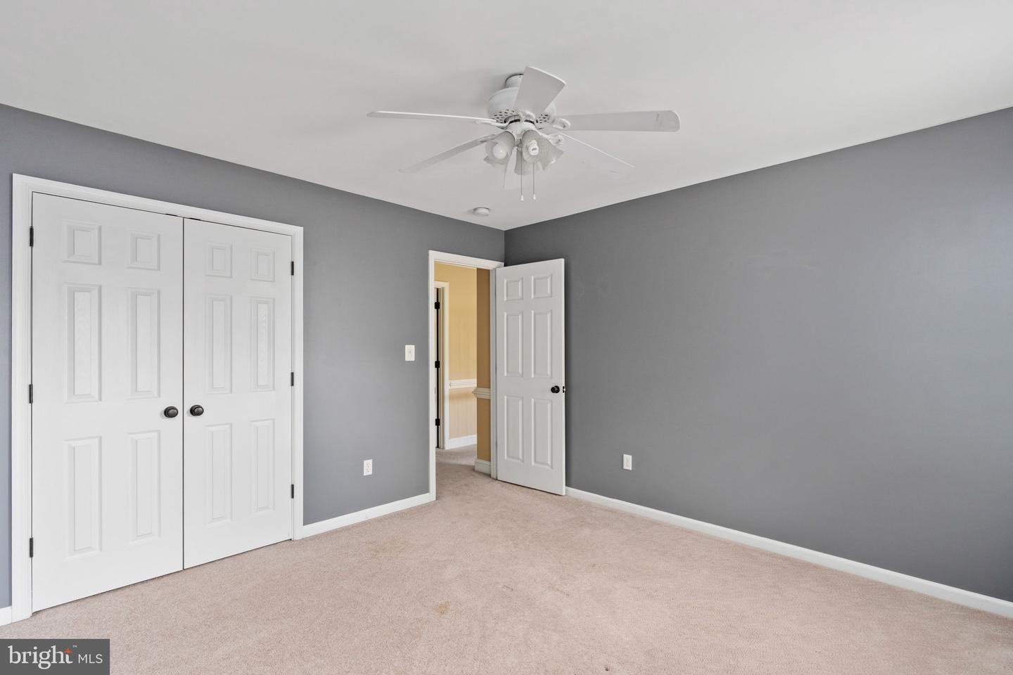 5 OAK CREST CT, FREDERICKSBURG, Virginia 22405, 6 Bedrooms Bedrooms, ,3 BathroomsBathrooms,Residential,For sale,5 OAK CREST CT,VAST2039920 MLS # VAST2039920