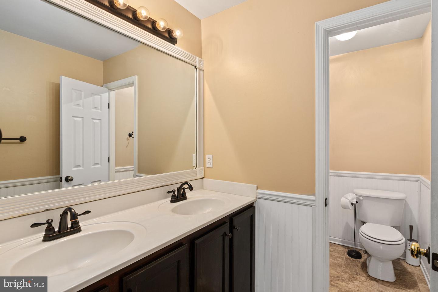 5 OAK CREST CT, FREDERICKSBURG, Virginia 22405, 6 Bedrooms Bedrooms, ,3 BathroomsBathrooms,Residential,For sale,5 OAK CREST CT,VAST2039920 MLS # VAST2039920