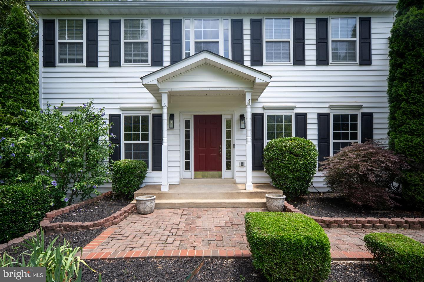 5 OAK CREST CT, FREDERICKSBURG, Virginia 22405, 6 Bedrooms Bedrooms, ,3 BathroomsBathrooms,Residential,For sale,5 OAK CREST CT,VAST2039920 MLS # VAST2039920