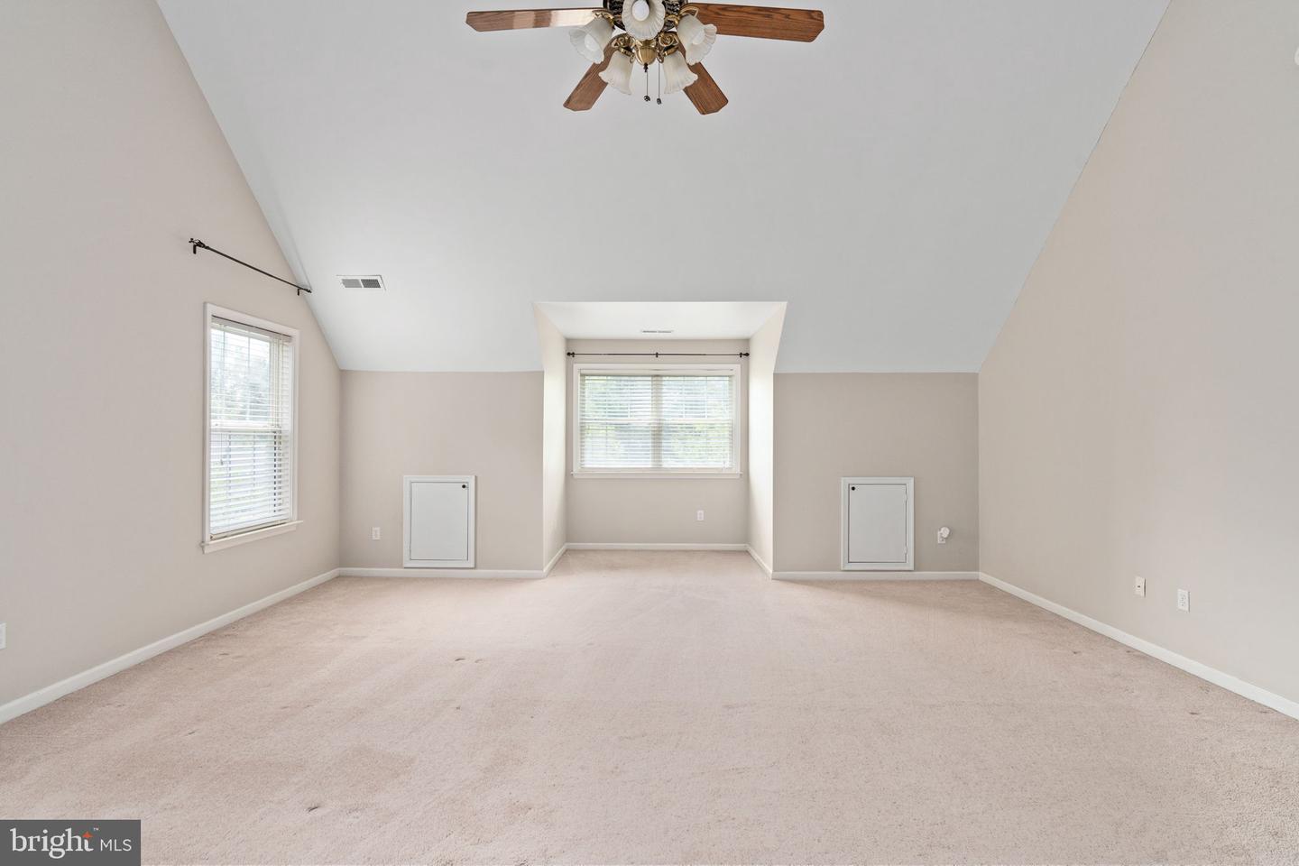 5 OAK CREST CT, FREDERICKSBURG, Virginia 22405, 6 Bedrooms Bedrooms, ,3 BathroomsBathrooms,Residential,For sale,5 OAK CREST CT,VAST2039920 MLS # VAST2039920