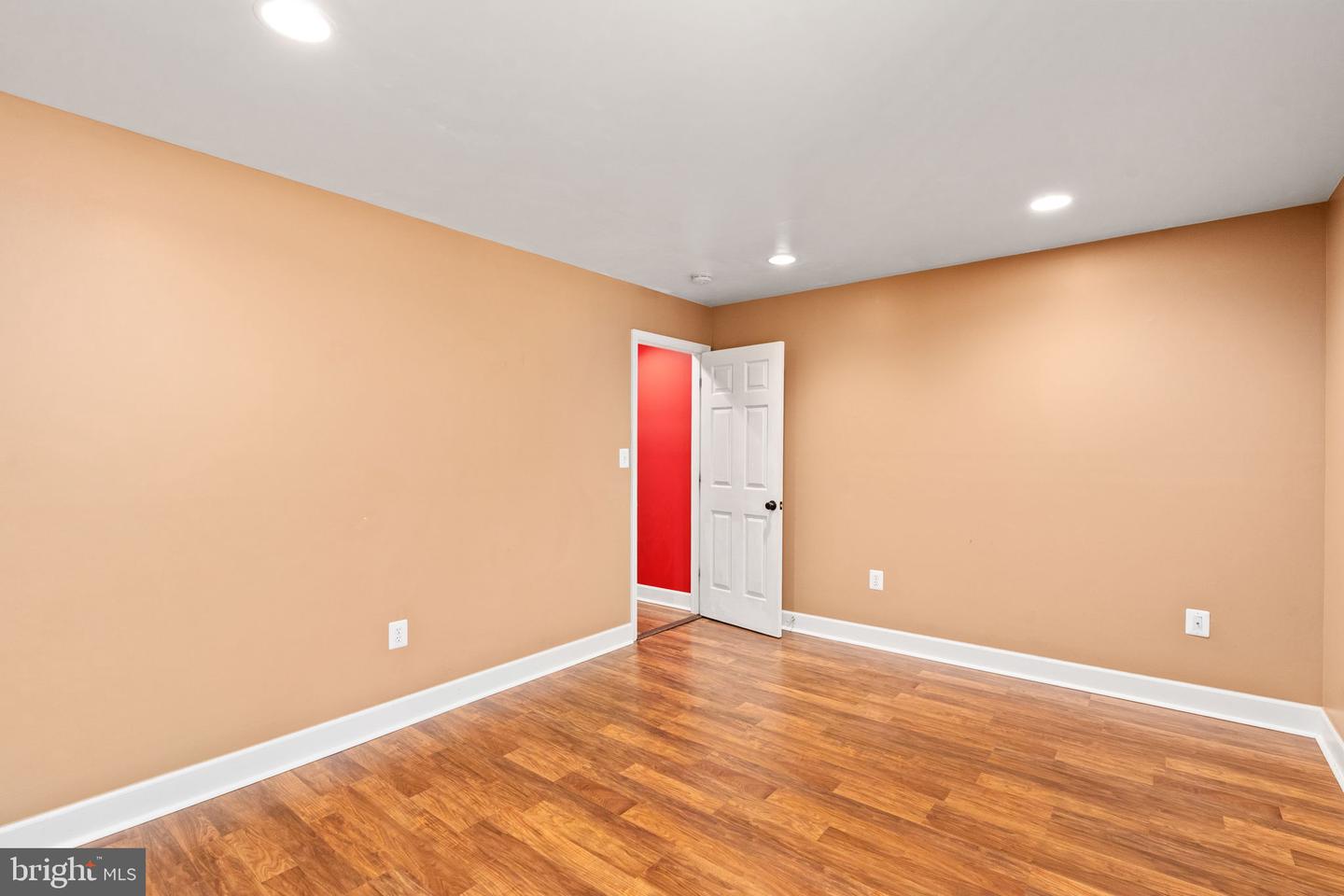 5 OAK CREST CT, FREDERICKSBURG, Virginia 22405, 6 Bedrooms Bedrooms, ,3 BathroomsBathrooms,Residential,For sale,5 OAK CREST CT,VAST2039920 MLS # VAST2039920