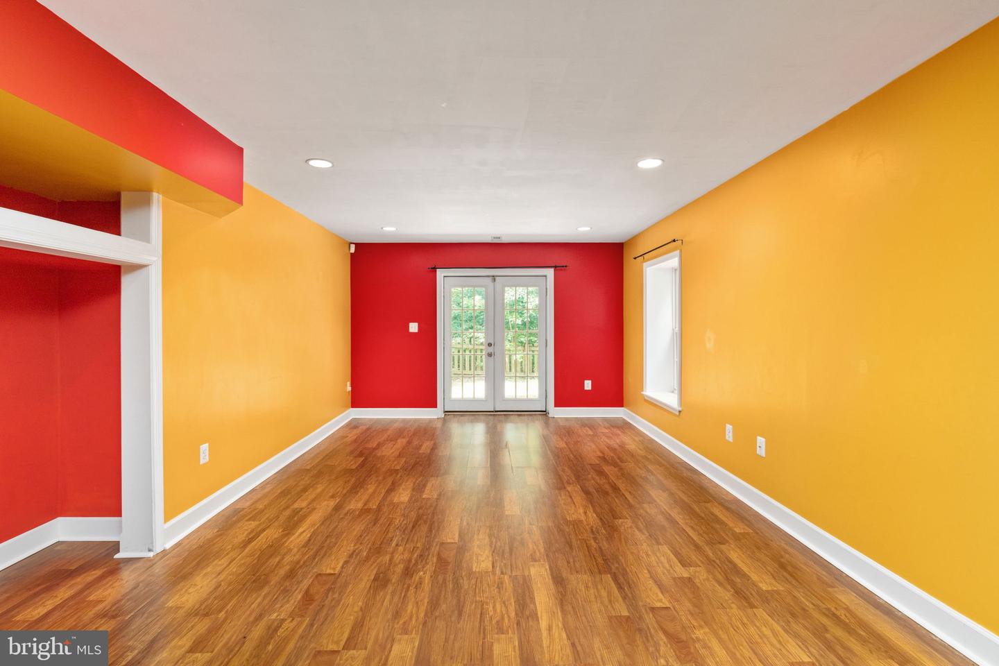 5 OAK CREST CT, FREDERICKSBURG, Virginia 22405, 6 Bedrooms Bedrooms, ,3 BathroomsBathrooms,Residential,For sale,5 OAK CREST CT,VAST2039920 MLS # VAST2039920