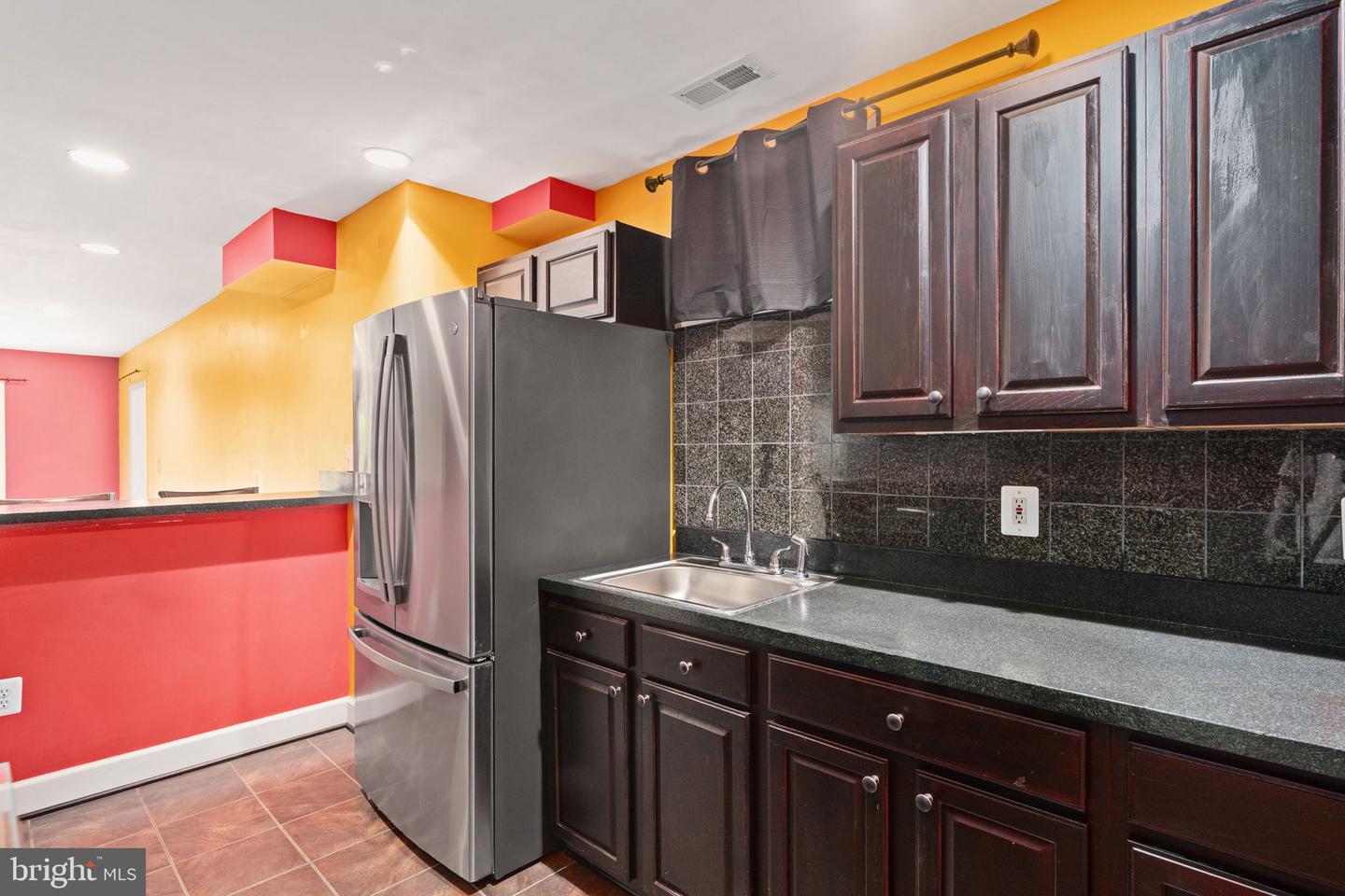 5 OAK CREST CT, FREDERICKSBURG, Virginia 22405, 6 Bedrooms Bedrooms, ,3 BathroomsBathrooms,Residential,For sale,5 OAK CREST CT,VAST2039920 MLS # VAST2039920