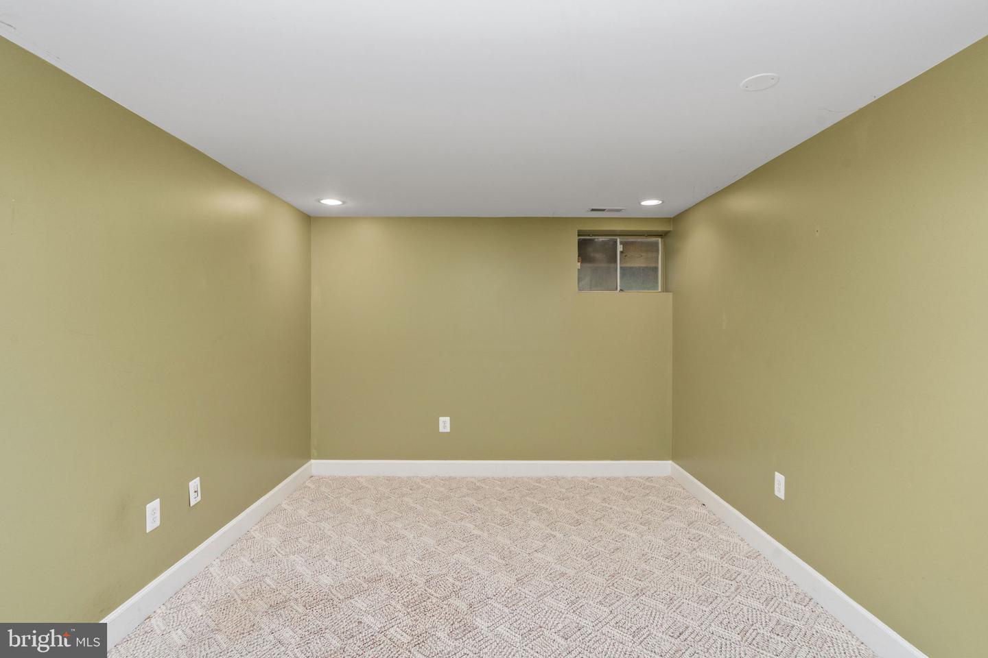 5 OAK CREST CT, FREDERICKSBURG, Virginia 22405, 6 Bedrooms Bedrooms, ,3 BathroomsBathrooms,Residential,For sale,5 OAK CREST CT,VAST2039920 MLS # VAST2039920