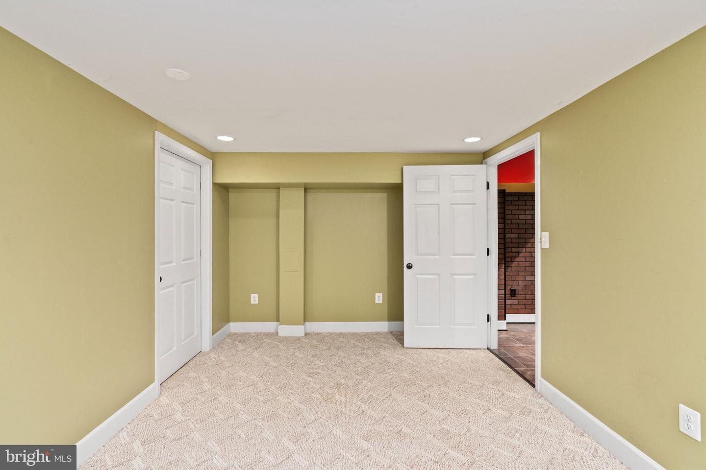 5 OAK CREST CT, FREDERICKSBURG, Virginia 22405, 6 Bedrooms Bedrooms, ,3 BathroomsBathrooms,Residential,For sale,5 OAK CREST CT,VAST2039920 MLS # VAST2039920