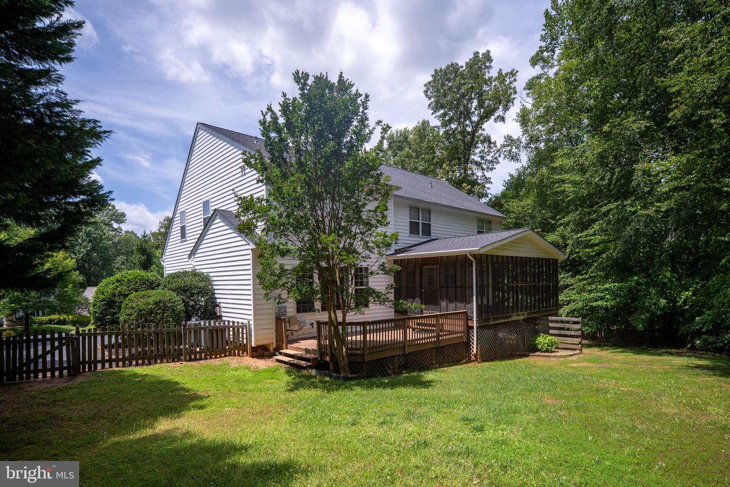 5 OAK CREST CT, FREDERICKSBURG, Virginia 22405, 6 Bedrooms Bedrooms, ,3 BathroomsBathrooms,Residential,For sale,5 OAK CREST CT,VAST2039920 MLS # VAST2039920