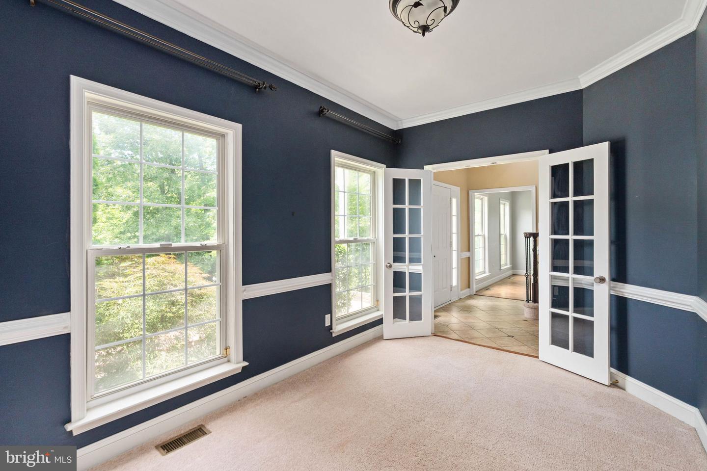 5 OAK CREST CT, FREDERICKSBURG, Virginia 22405, 6 Bedrooms Bedrooms, ,3 BathroomsBathrooms,Residential,For sale,5 OAK CREST CT,VAST2039920 MLS # VAST2039920