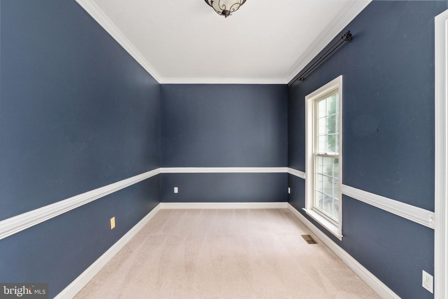 5 OAK CREST CT, FREDERICKSBURG, Virginia 22405, 6 Bedrooms Bedrooms, ,3 BathroomsBathrooms,Residential,For sale,5 OAK CREST CT,VAST2039920 MLS # VAST2039920