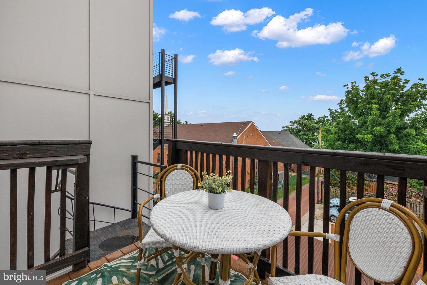 509 M ST NE #4, WASHINGTON, District Of Columbia 20002, 2 Bedrooms Bedrooms, ,2 BathroomsBathrooms,Residential,For sale,509 M ST NE #4,DCDC2206098 MLS # DCDC2206098