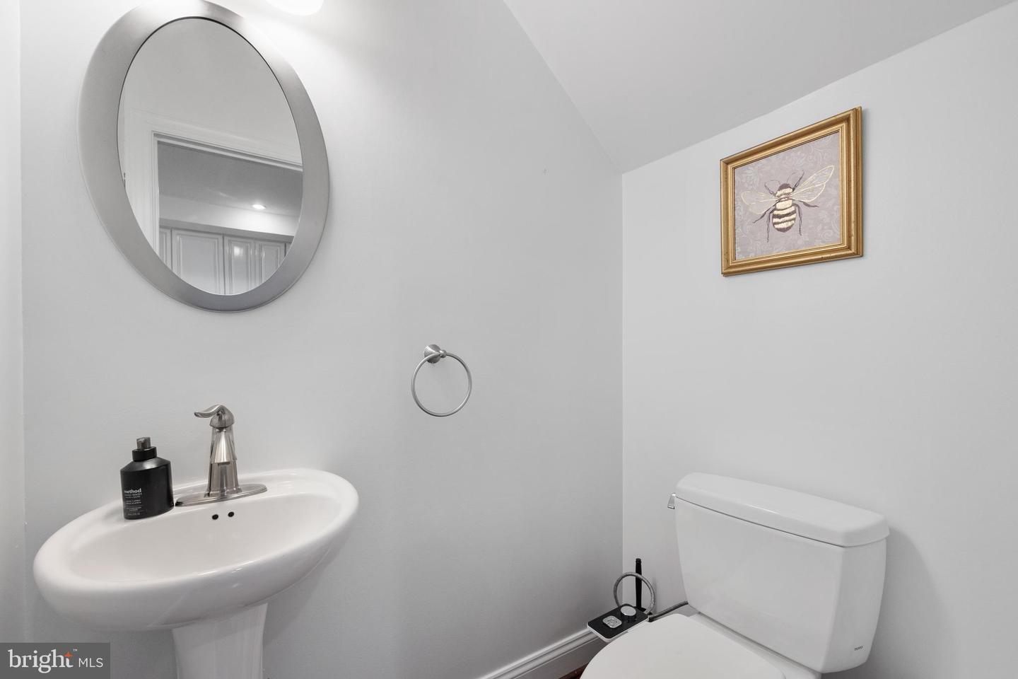 509 M ST NE #4, WASHINGTON, District Of Columbia 20002, 2 Bedrooms Bedrooms, ,2 BathroomsBathrooms,Residential,For sale,509 M ST NE #4,DCDC2206098 MLS # DCDC2206098