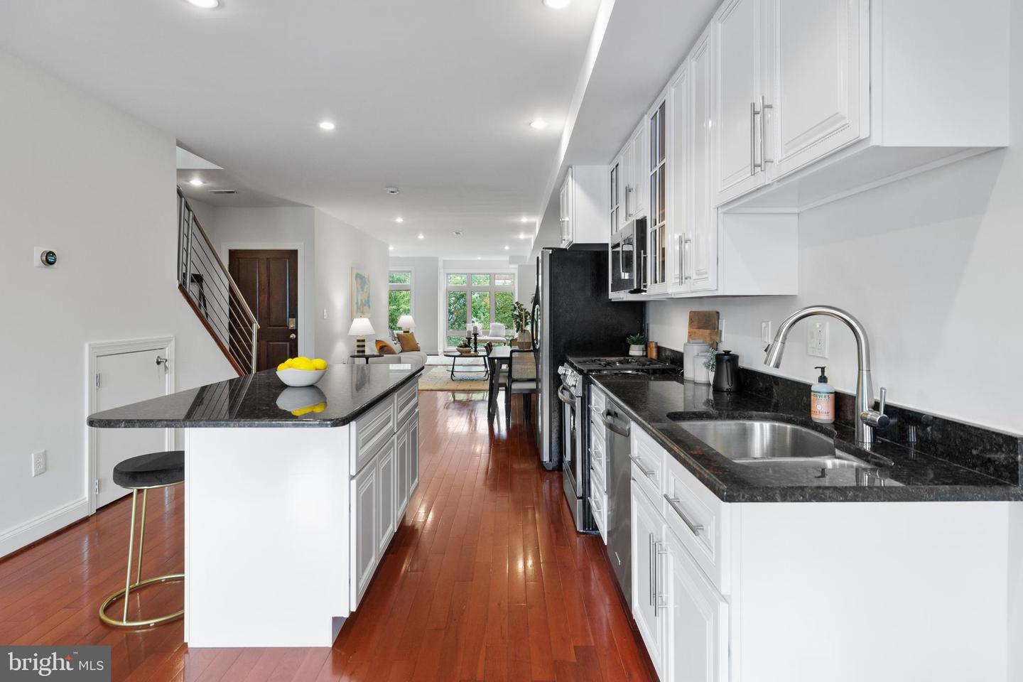 509 M ST NE #4, WASHINGTON, District Of Columbia 20002, 2 Bedrooms Bedrooms, ,2 BathroomsBathrooms,Residential,For sale,509 M ST NE #4,DCDC2206098 MLS # DCDC2206098