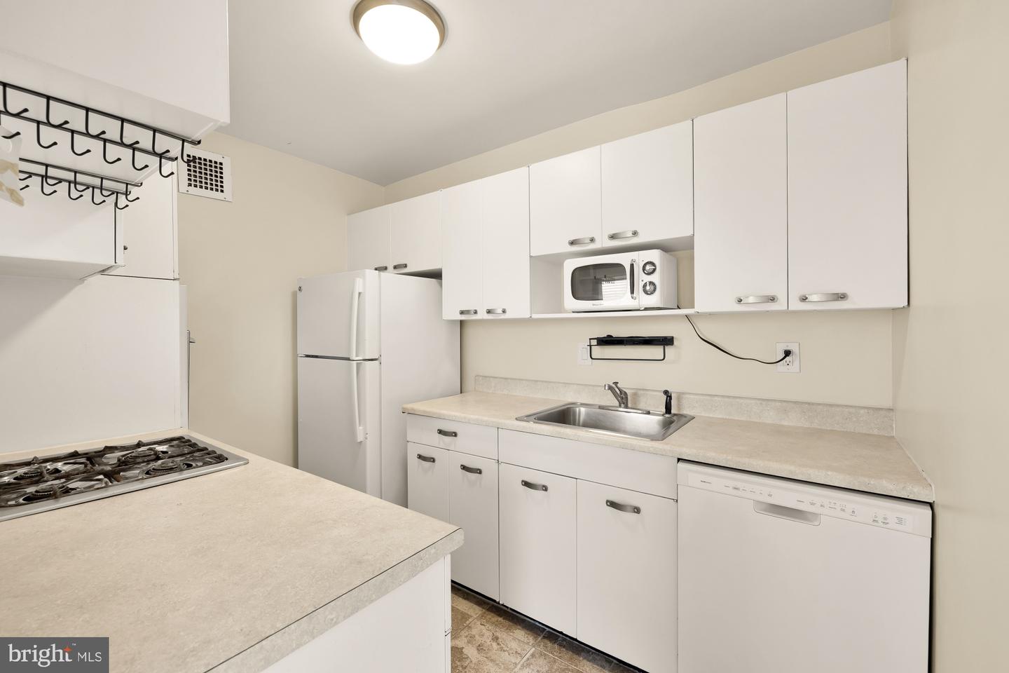 4390 LORCOM LN #503, ARLINGTON, Virginia 22207, 2 Bedrooms Bedrooms, ,1 BathroomBathrooms,Residential,For sale,4390 LORCOM LN #503,VAAR2059286 MLS # VAAR2059286
