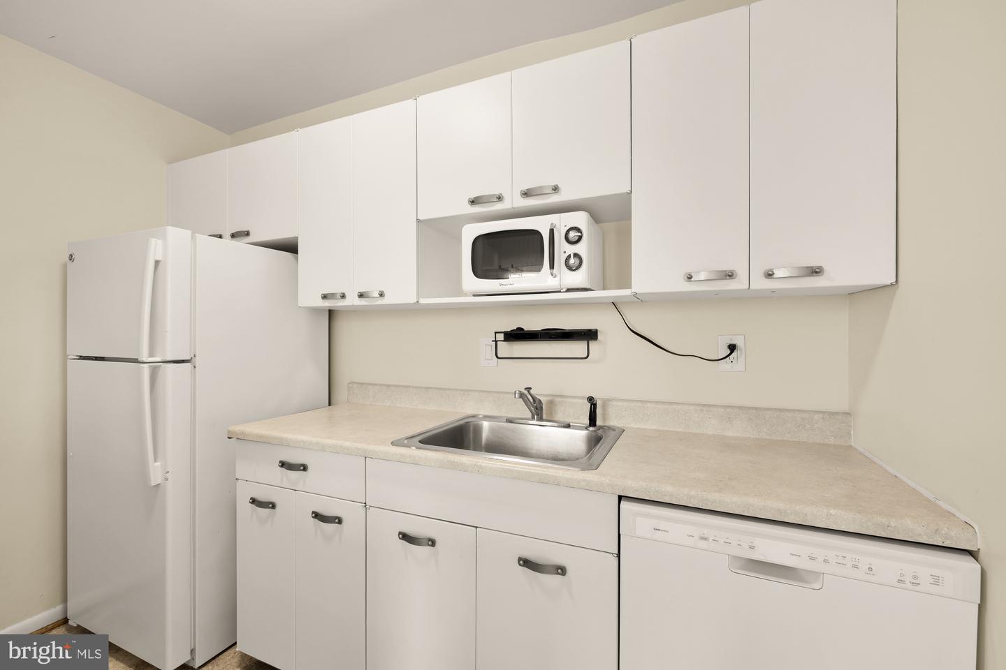 4390 LORCOM LN #503, ARLINGTON, Virginia 22207, 2 Bedrooms Bedrooms, ,1 BathroomBathrooms,Residential,For sale,4390 LORCOM LN #503,VAAR2059286 MLS # VAAR2059286