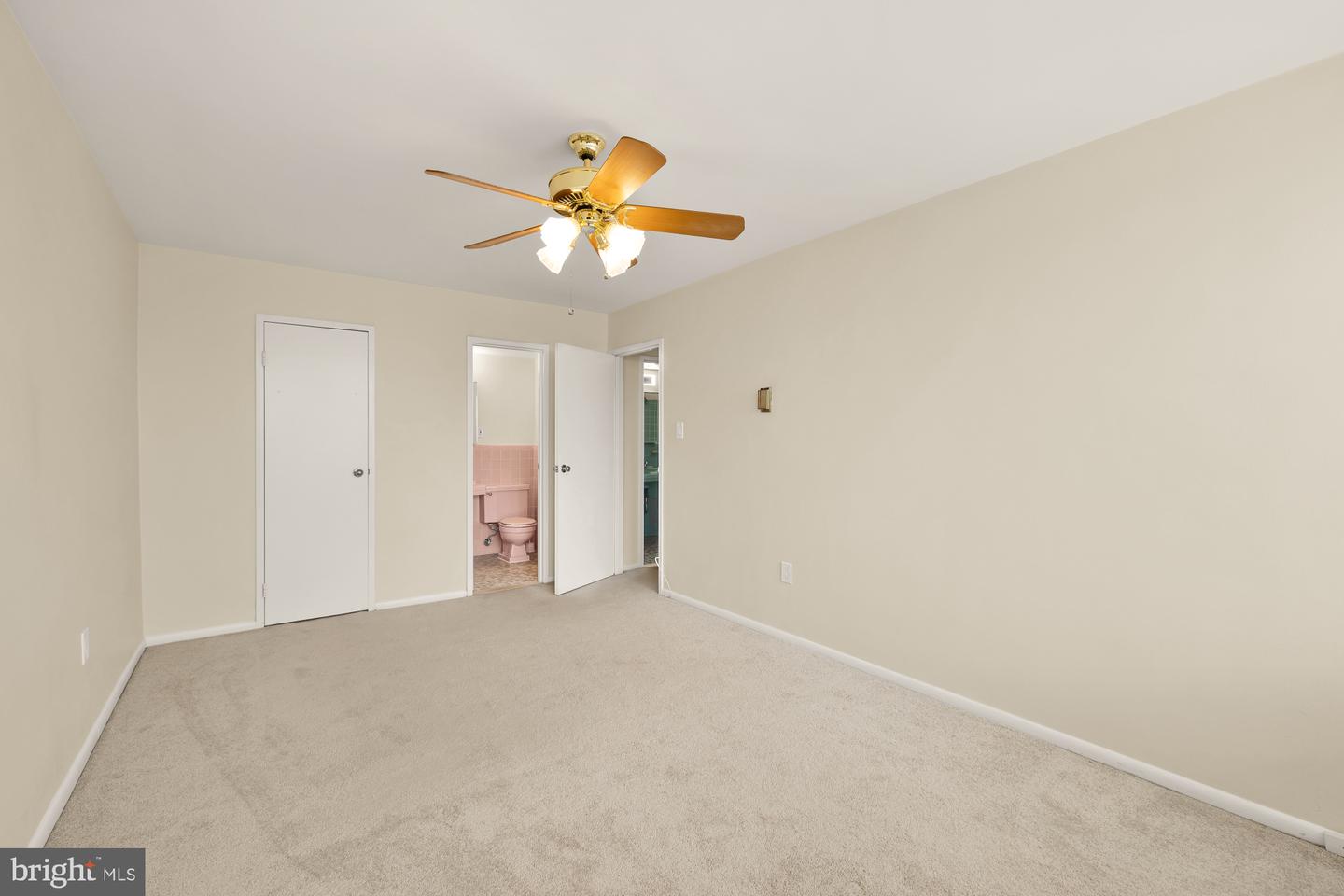 4390 LORCOM LN #503, ARLINGTON, Virginia 22207, 2 Bedrooms Bedrooms, ,1 BathroomBathrooms,Residential,For sale,4390 LORCOM LN #503,VAAR2059286 MLS # VAAR2059286