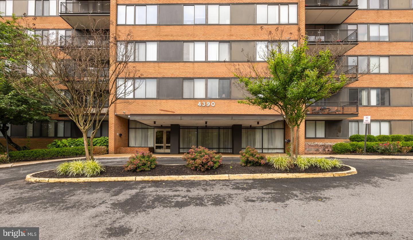 4390 LORCOM LN #503, ARLINGTON, Virginia 22207, 2 Bedrooms Bedrooms, ,1 BathroomBathrooms,Residential,For sale,4390 LORCOM LN #503,VAAR2059286 MLS # VAAR2059286