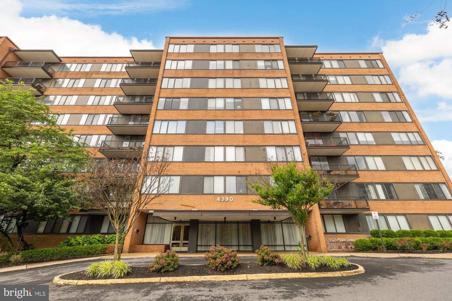 4390 LORCOM LN #503, ARLINGTON, Virginia 22207, 2 Bedrooms Bedrooms, ,1 BathroomBathrooms,Residential,For sale,4390 LORCOM LN #503,VAAR2059286 MLS # VAAR2059286