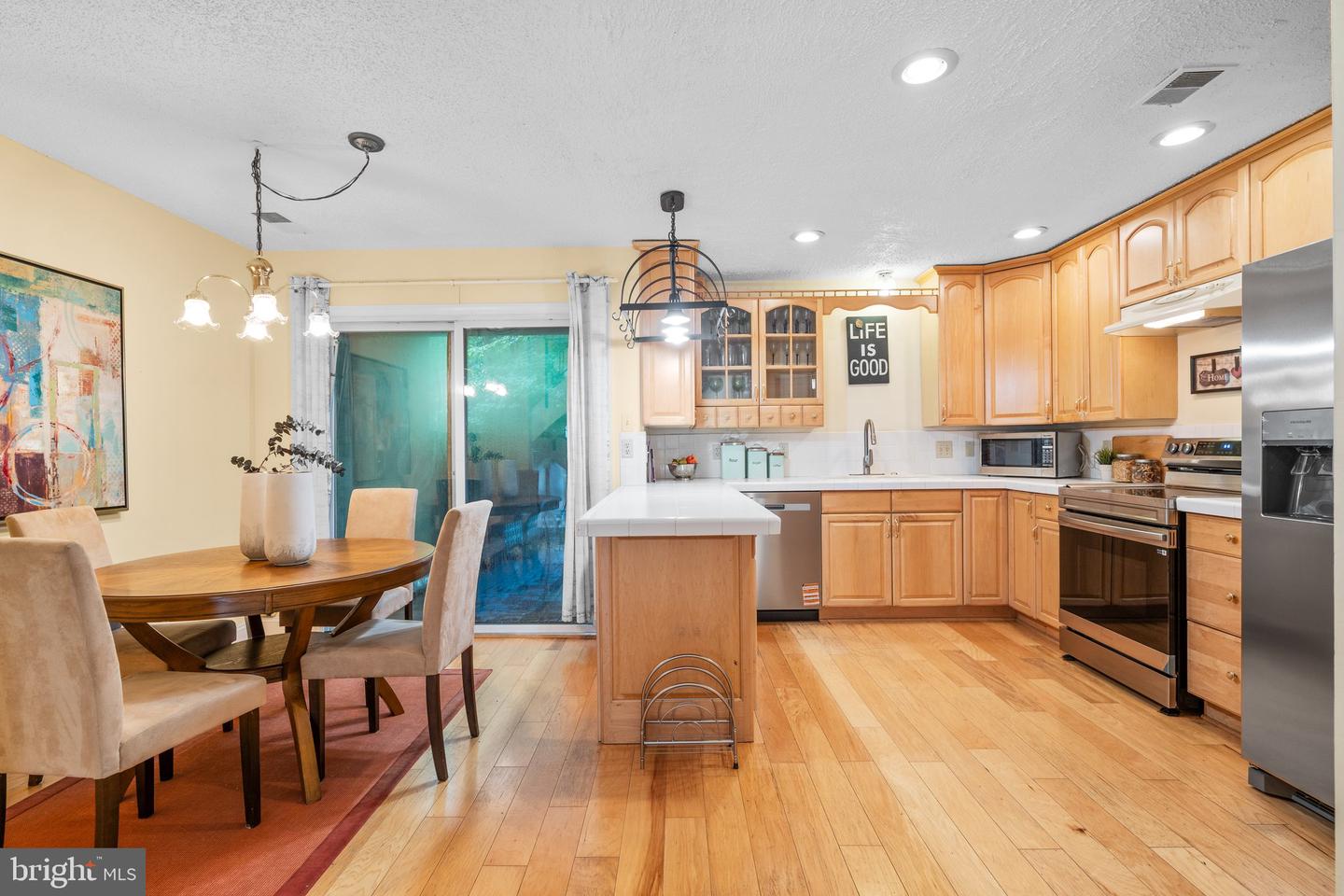 12130 CAPTIVA CT, RESTON, Virginia 20191, 2 Bedrooms Bedrooms, ,2 BathroomsBathrooms,Residential,For sale,12130 CAPTIVA CT,VAFX2247746 MLS # VAFX2247746