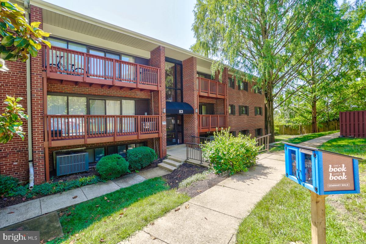 53 SKYHILL RD #204, ALEXANDRIA, Virginia 22314, 3 Bedrooms Bedrooms, ,2 BathroomsBathrooms,Residential,For sale,53 SKYHILL RD #204,VAAX2046568 MLS # VAAX2046568