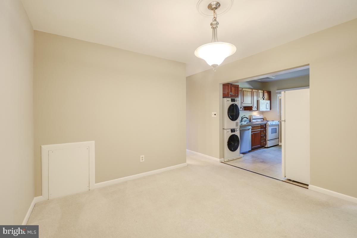 53 SKYHILL RD #204, ALEXANDRIA, Virginia 22314, 3 Bedrooms Bedrooms, ,2 BathroomsBathrooms,Residential,For sale,53 SKYHILL RD #204,VAAX2046568 MLS # VAAX2046568