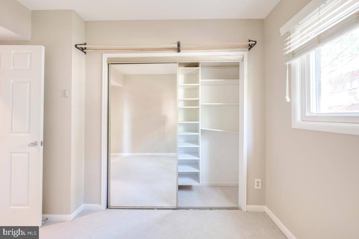 53 SKYHILL RD #204, ALEXANDRIA, Virginia 22314, 3 Bedrooms Bedrooms, ,2 BathroomsBathrooms,Residential,For sale,53 SKYHILL RD #204,VAAX2046568 MLS # VAAX2046568