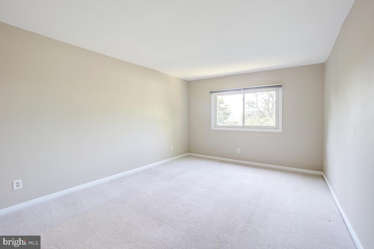 53 SKYHILL RD #204, ALEXANDRIA, Virginia 22314, 3 Bedrooms Bedrooms, ,2 BathroomsBathrooms,Residential,For sale,53 SKYHILL RD #204,VAAX2046568 MLS # VAAX2046568