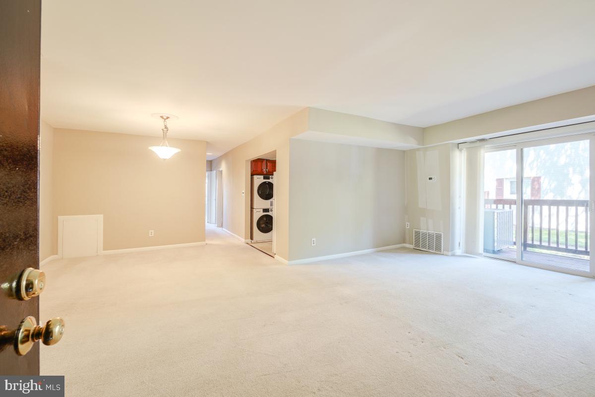 53 SKYHILL RD #204, ALEXANDRIA, Virginia 22314, 3 Bedrooms Bedrooms, ,2 BathroomsBathrooms,Residential,For sale,53 SKYHILL RD #204,VAAX2046568 MLS # VAAX2046568
