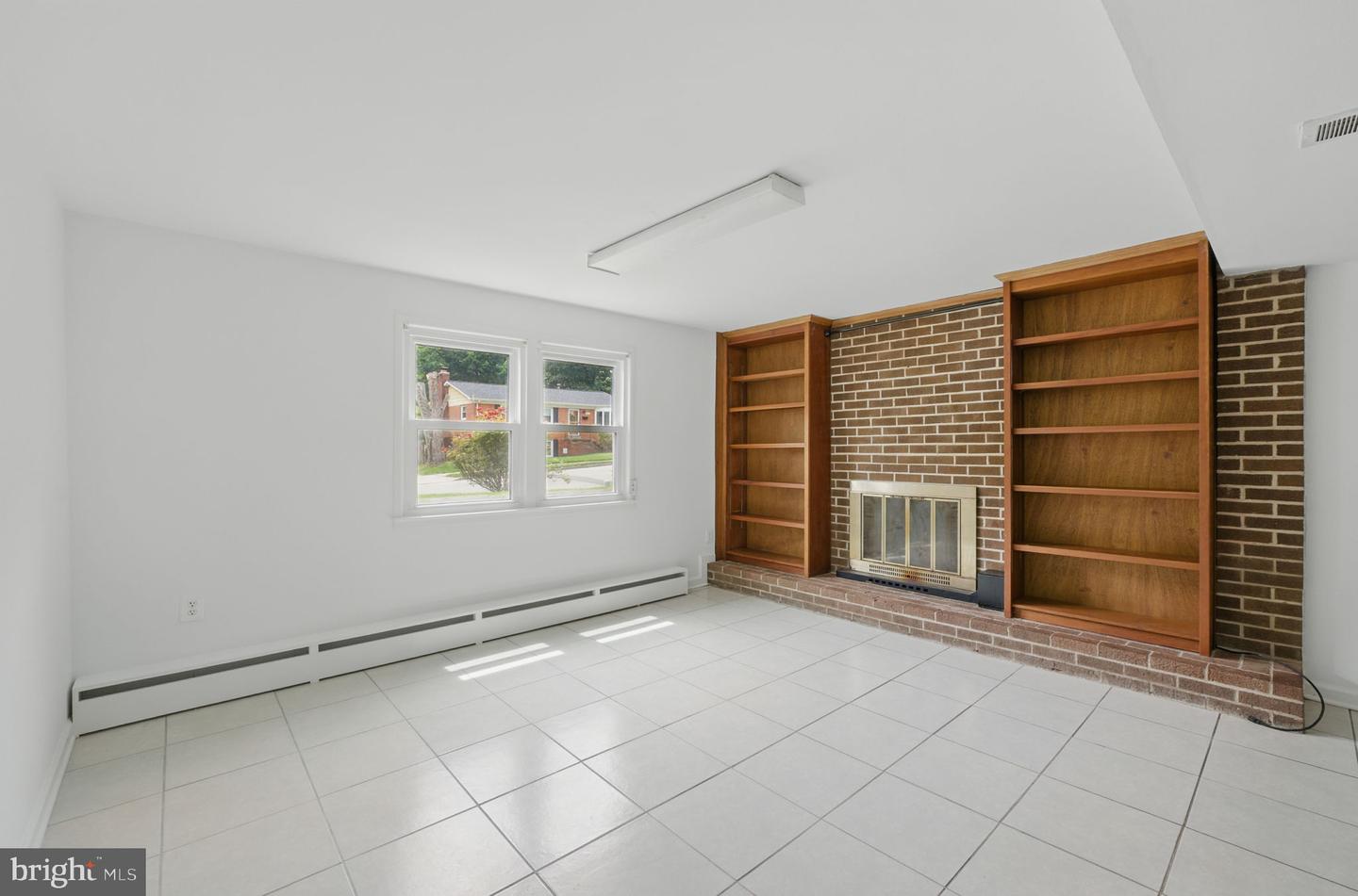 13626 KINGSMAN RD, WOODBRIDGE, Virginia 22193, 4 Bedrooms Bedrooms, ,2 BathroomsBathrooms,Residential,For sale,13626 KINGSMAN RD,VAPW2097268 MLS # VAPW2097268