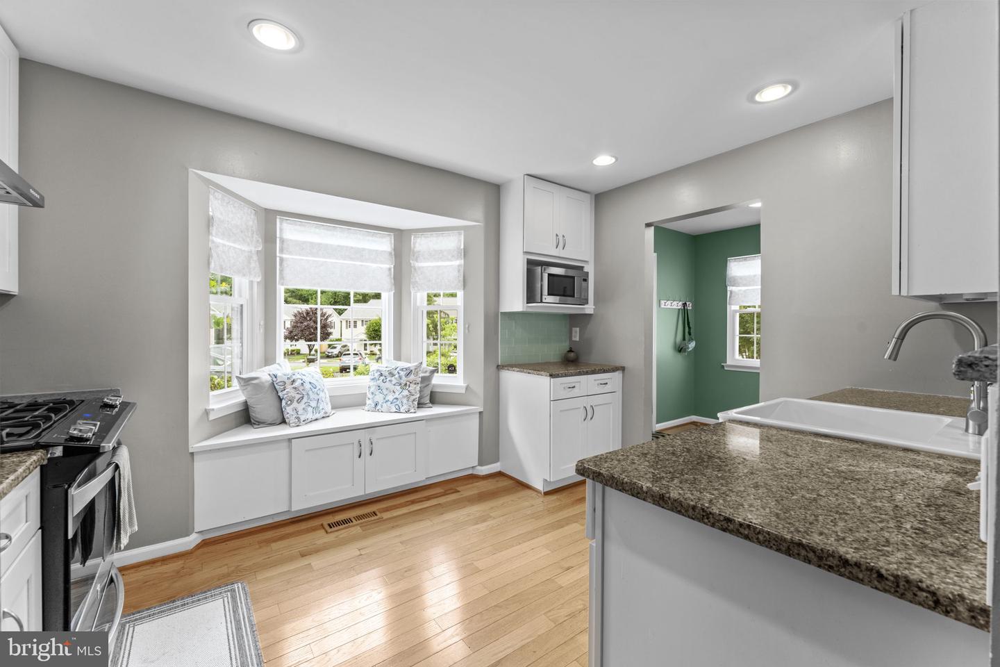 10034 PARK WOODS LN, BURKE, Virginia 22015, 4 Bedrooms Bedrooms, ,2 BathroomsBathrooms,Residential,For sale,10034 PARK WOODS LN,VAFX2247784 MLS # VAFX2247784