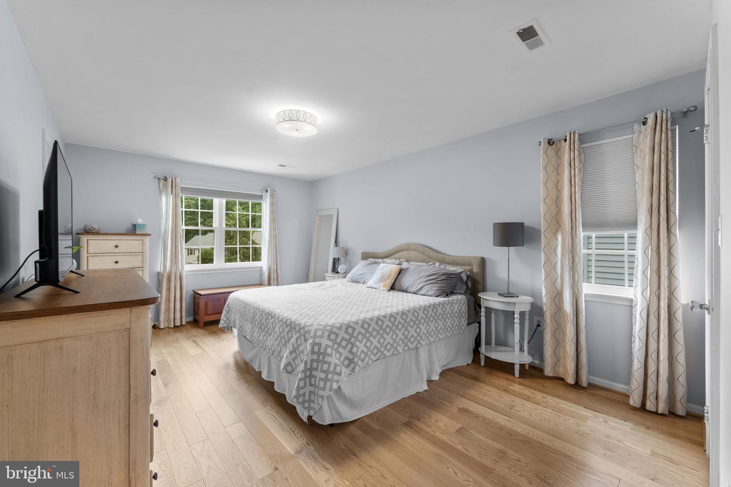 10034 PARK WOODS LN, BURKE, Virginia 22015, 4 Bedrooms Bedrooms, ,2 BathroomsBathrooms,Residential,For sale,10034 PARK WOODS LN,VAFX2247784 MLS # VAFX2247784